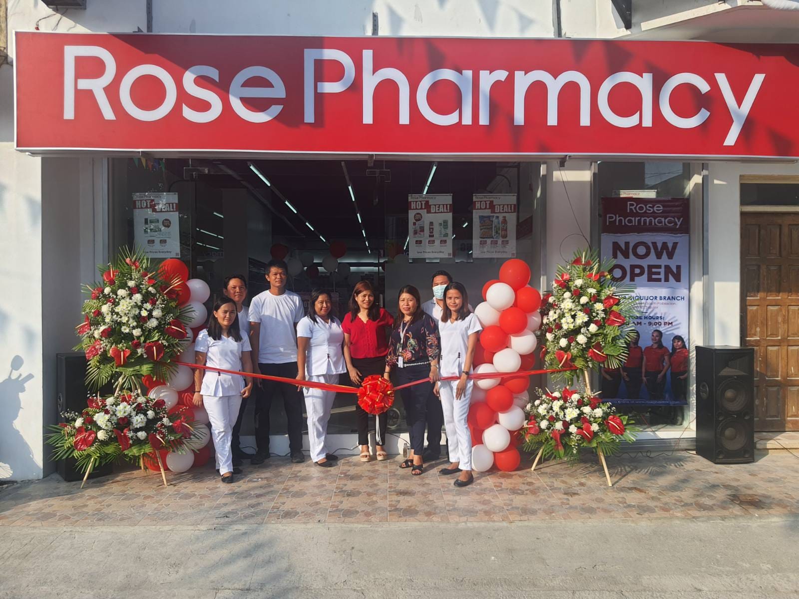 Rose Pharmacy organizes coastal cleanup in Siquijor - Robinsons Retail ...